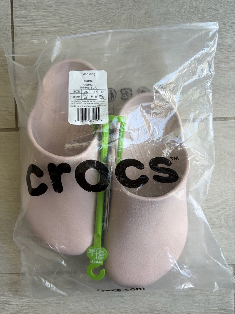 Crocs Dylan Clog in Quartz Pink SZ 5